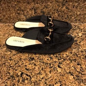 Girls Stevies slides size 13